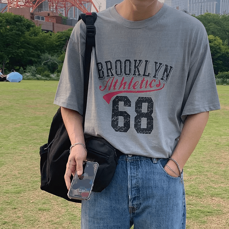 RT No. 11359 BROOKLYN LETTERED TEE