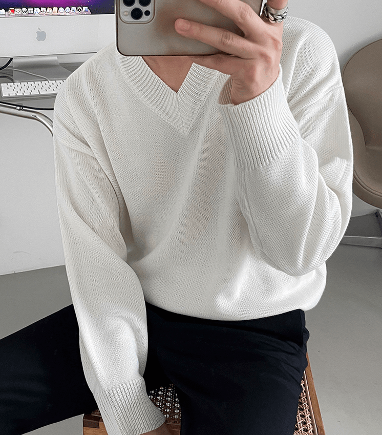 RT No. 3295 V-NECK KNITTED SWEATER