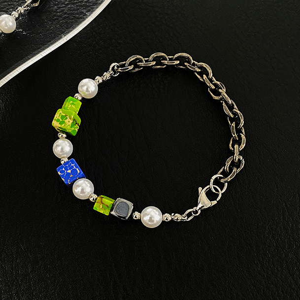 PEARL COLORED CUBE BRACELET