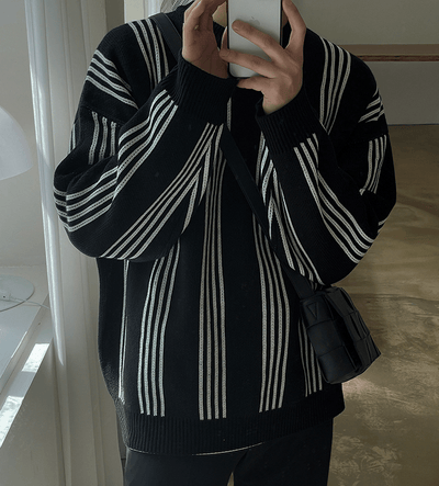 RT No. 6334 KNITTED BLACK STRIPED SWEATER