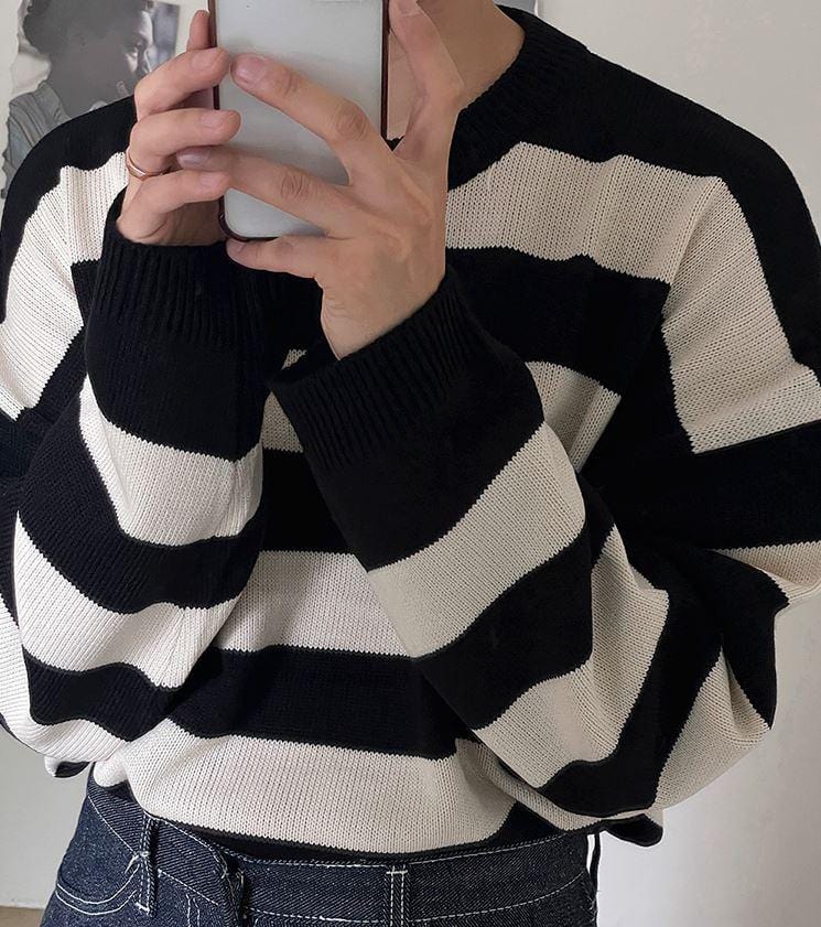 RT No. 5506 KNITTED STRIPED ROUND NECK SWEATER