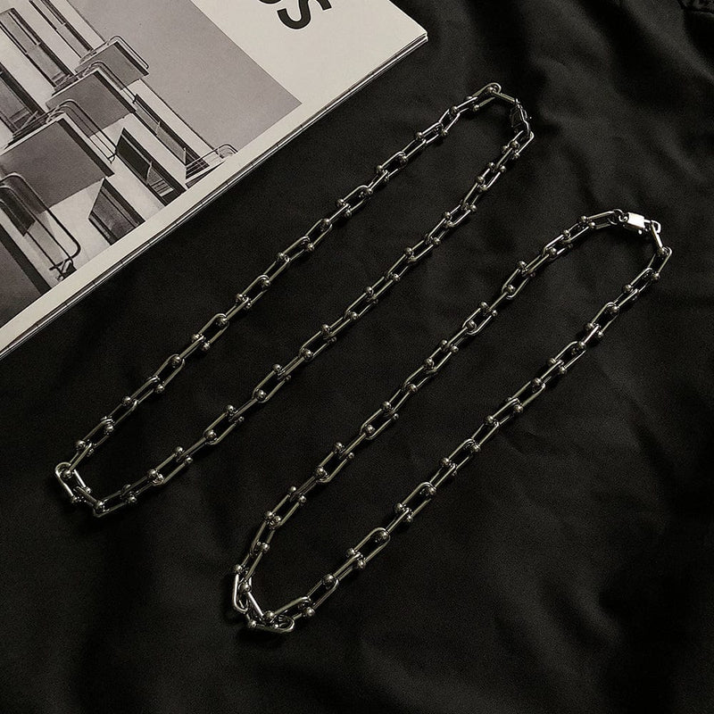 U-SHAPED CHAIN NECKLACE