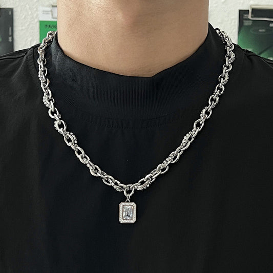 SQUARE PENDANT MULTI-CHAIN NECKLACE