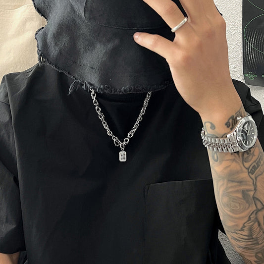 SQUARE PENDANT MULTI-CHAIN NECKLACE