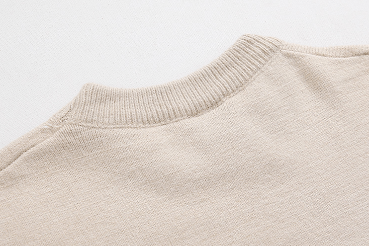 RT No. 6218 KNITTED ROUND NECK SWEATER